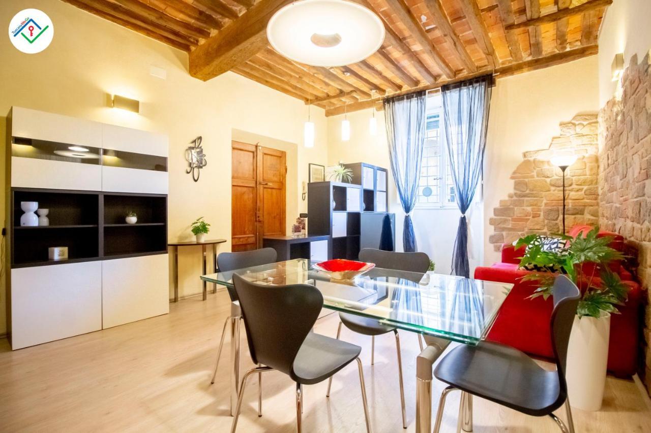 Antica Piazza Apartment By Tuscanywego لوكا المظهر الخارجي الصورة