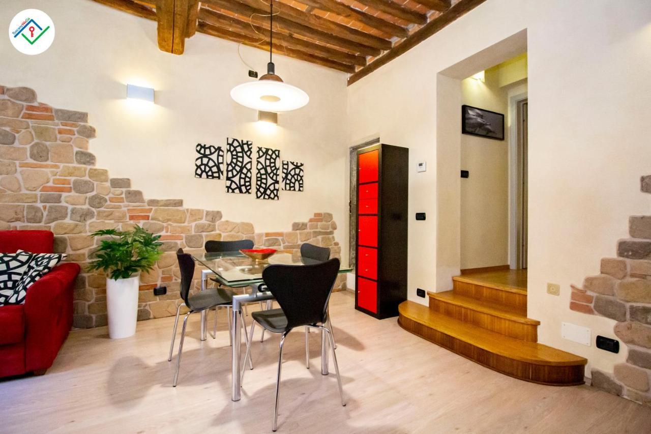 Antica Piazza Apartment By Tuscanywego لوكا المظهر الخارجي الصورة