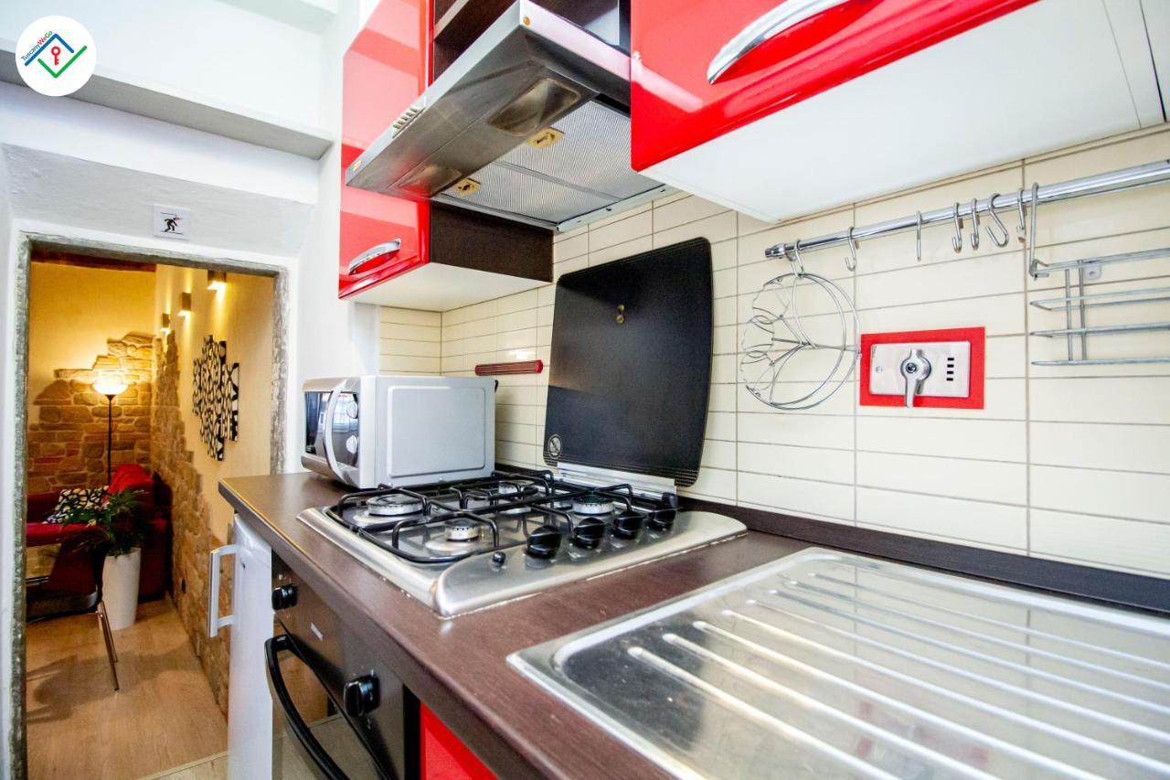 Antica Piazza Apartment By Tuscanywego لوكا المظهر الخارجي الصورة